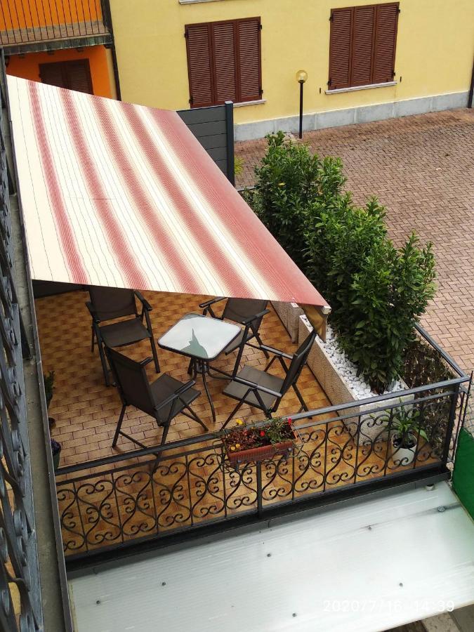 Casa Caterina 2 Storey House, With A Mountain View ตอสโกลาโน มาแดร์โน ภายนอก รูปภาพ