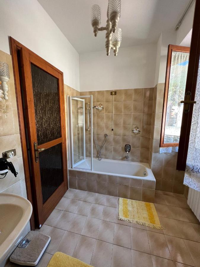 Casa Caterina 2 Storey House, With A Mountain View ตอสโกลาโน มาแดร์โน ภายนอก รูปภาพ