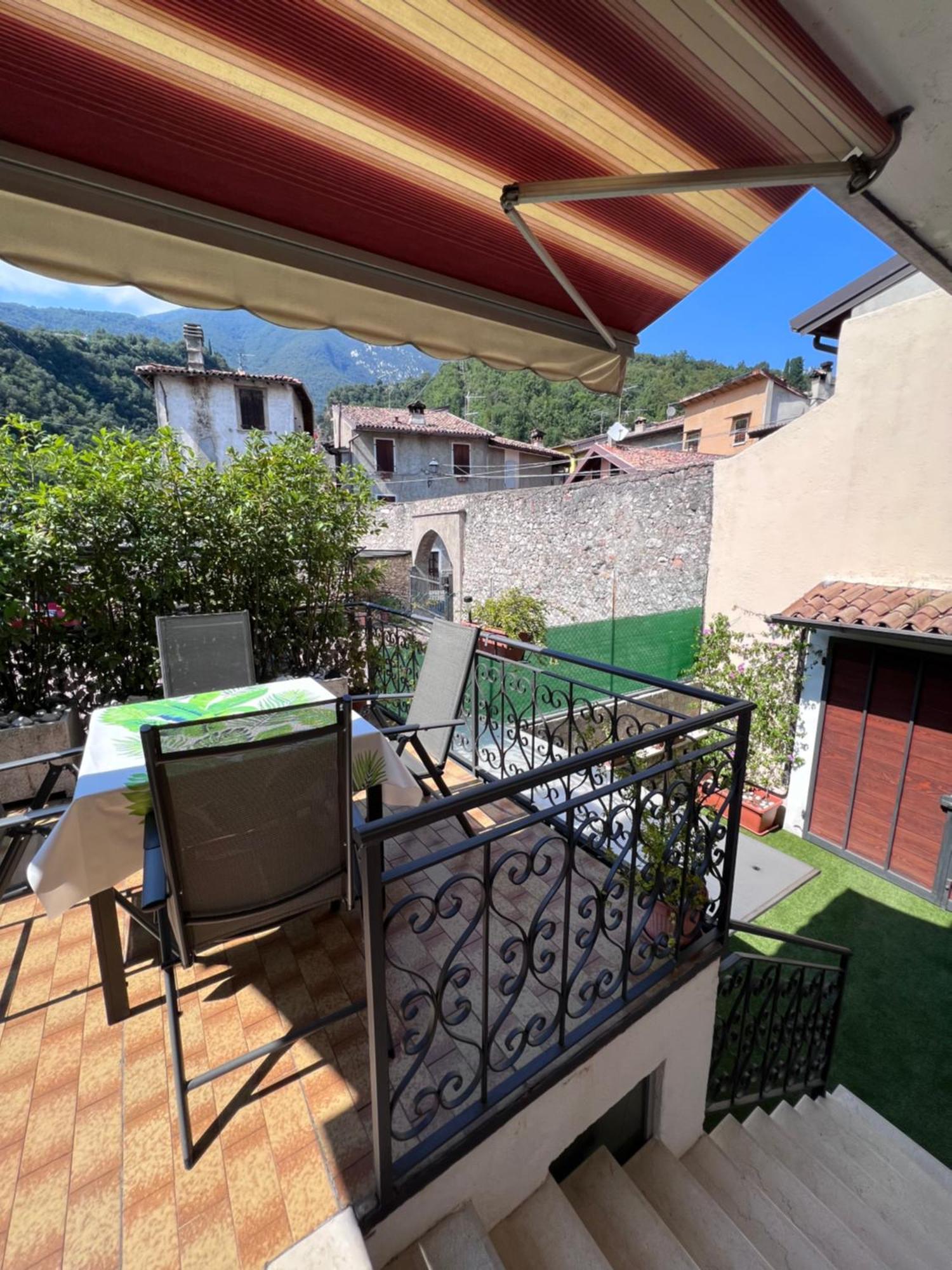 Casa Caterina 2 Storey House, With A Mountain View ตอสโกลาโน มาแดร์โน ภายนอก รูปภาพ