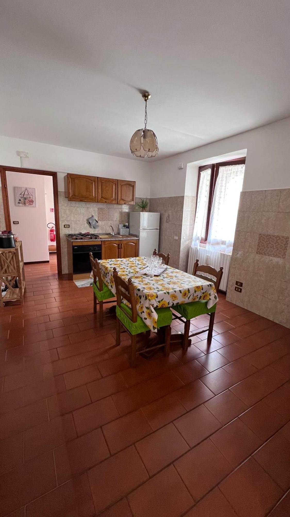 Casa Caterina 2 Storey House, With A Mountain View ตอสโกลาโน มาแดร์โน ภายนอก รูปภาพ